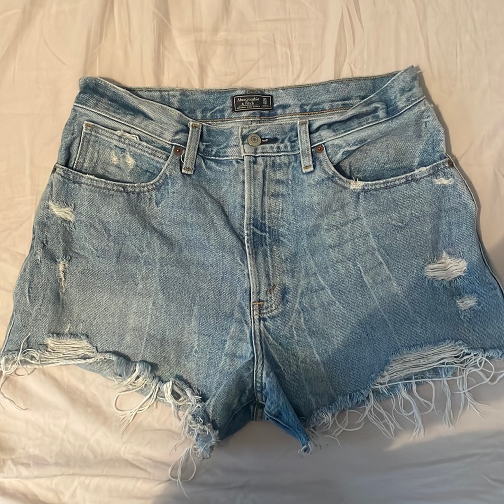 Abercrombie & Fitch high rise shorts